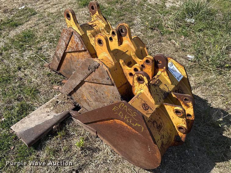 image for item FH6618 (3) backhoe buckets