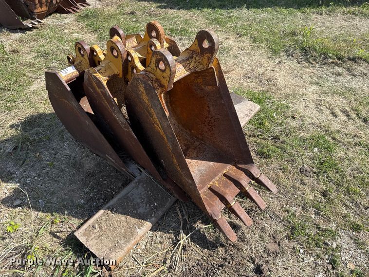 image for item FH6618 (3) backhoe buckets