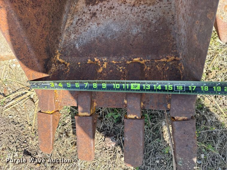 image for item FH6618 (3) backhoe buckets