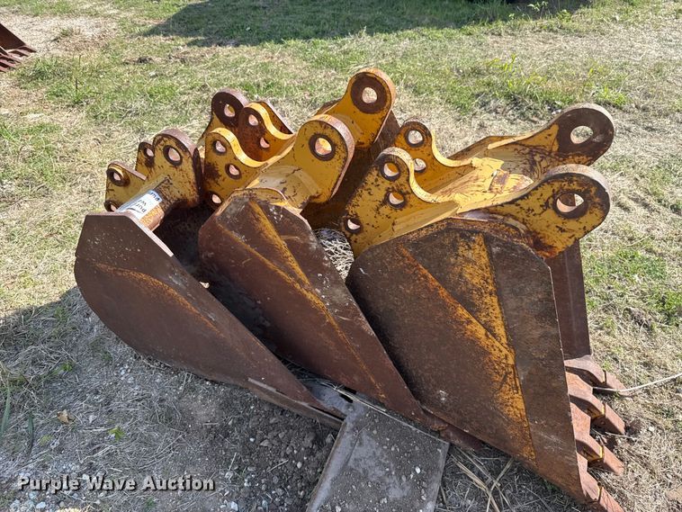 image for item FH6618 (3) backhoe buckets