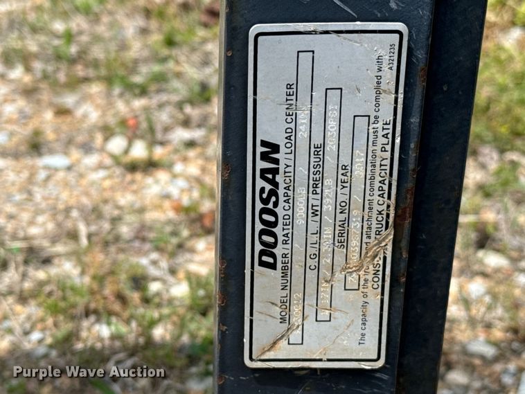 image for item FH6621 2017 Doosan A230012 forklift forks