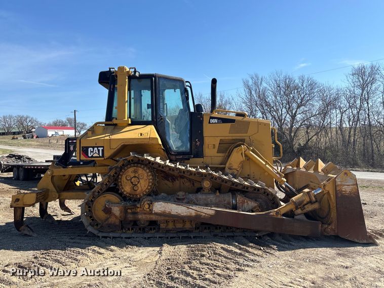 image for item FH7018 2017 Caterpillar D6N XL dozer