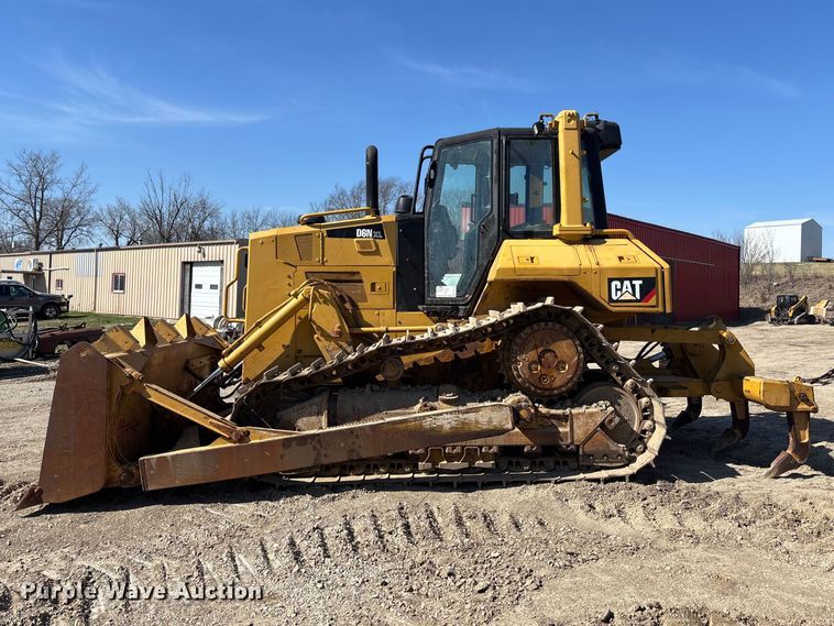 image for item FH7018 2017 Caterpillar D6N XL dozer
