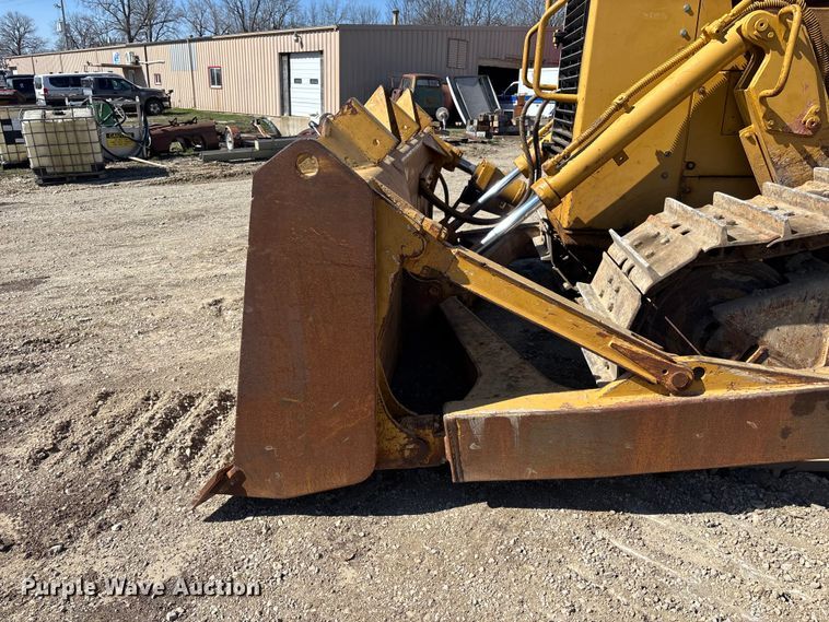 image for item FH7018 2017 Caterpillar D6N XL dozer