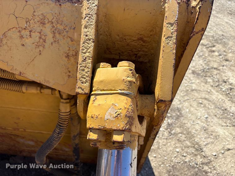 image for item FH7018 2017 Caterpillar D6N XL dozer