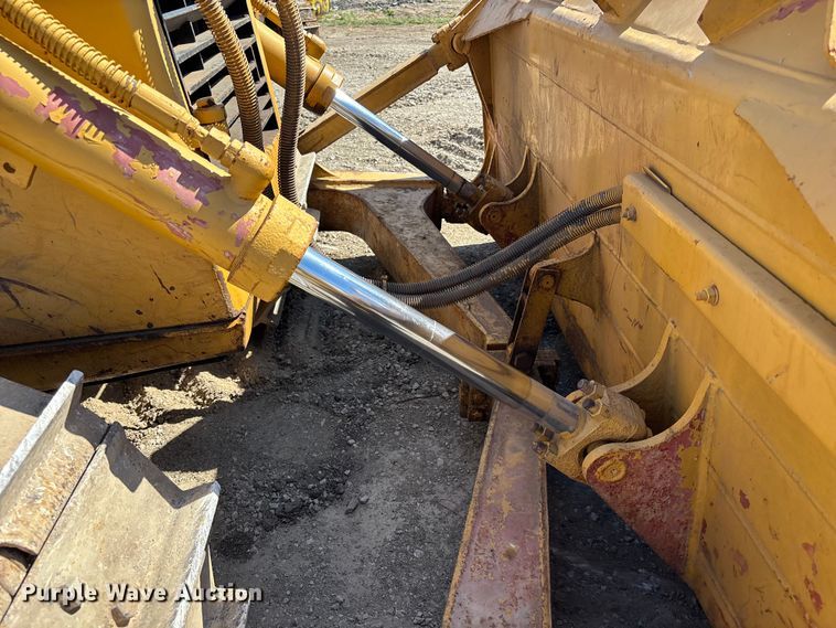 image for item FH7018 2017 Caterpillar D6N XL dozer