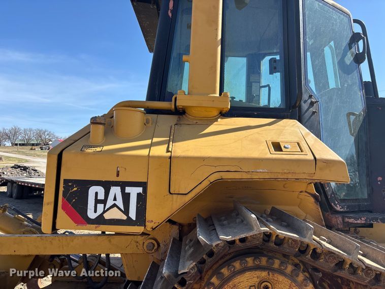 image for item FH7018 2017 Caterpillar D6N XL dozer