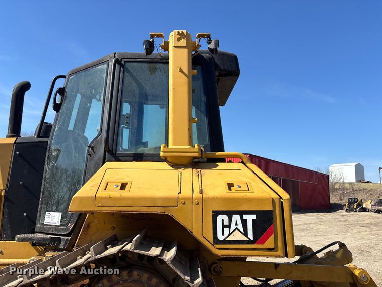 image for item FH7018 2017 Caterpillar D6N XL dozer