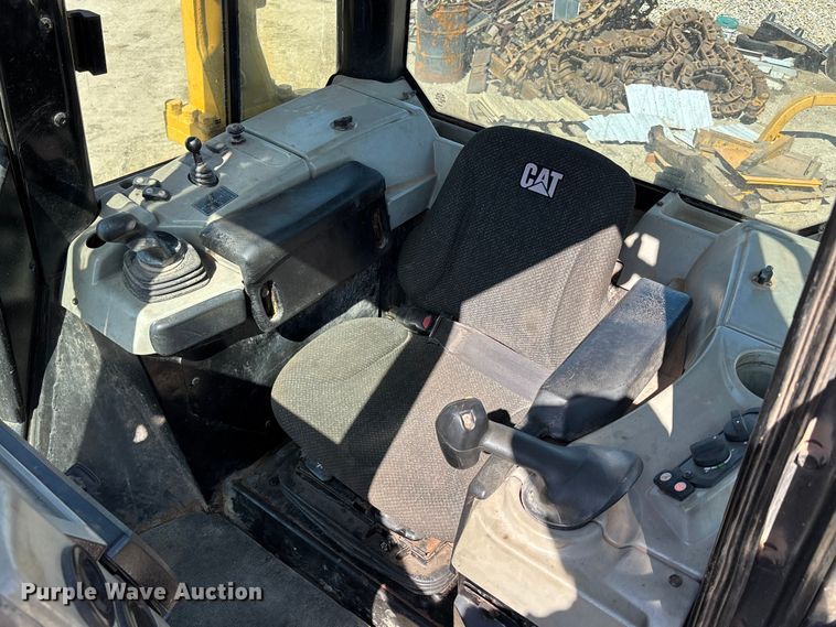 image for item FH7018 2017 Caterpillar D6N XL dozer