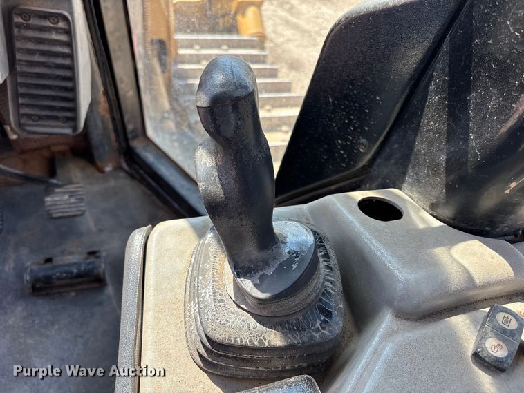 image for item FH7018 2017 Caterpillar D6N XL dozer