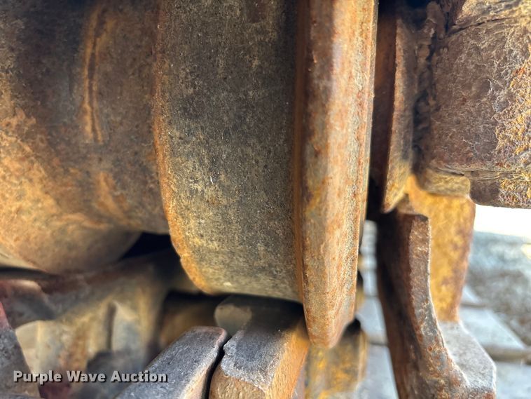 image for item FH7018 2017 Caterpillar D6N XL dozer