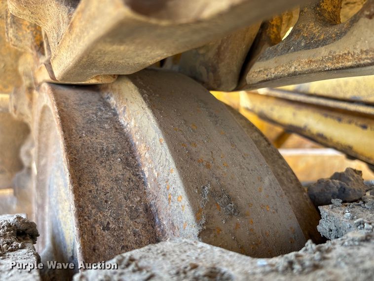 image for item FH7018 2017 Caterpillar D6N XL dozer