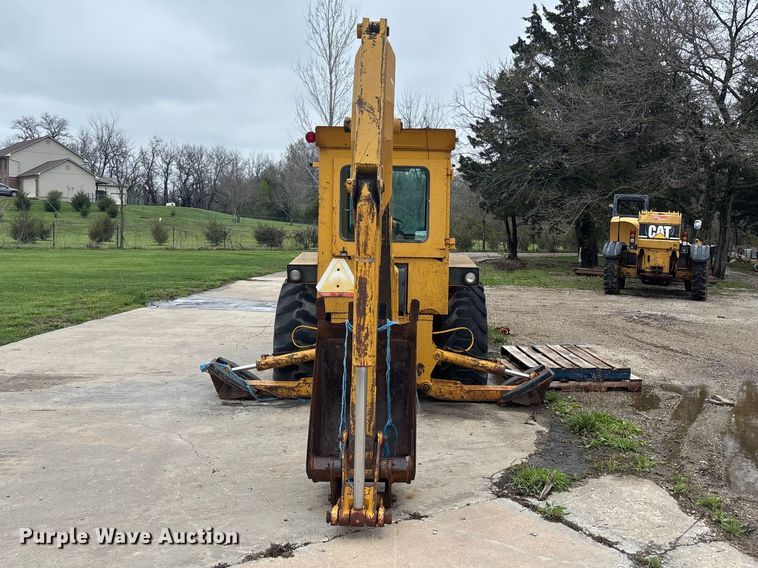 image for item FH7049 John Deere 410 backhoe