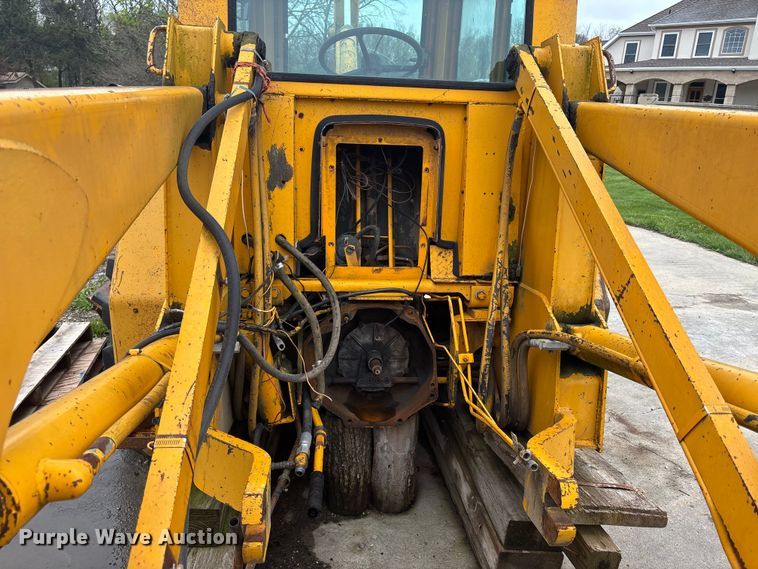 image for item FH7049 John Deere 410 backhoe