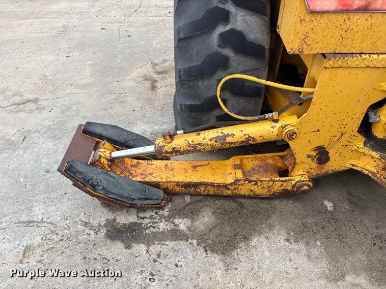 image for item FH7049 John Deere 410 backhoe