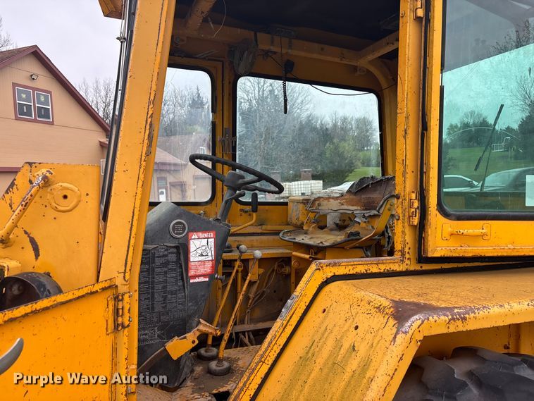 image for item FH7049 John Deere 410 backhoe