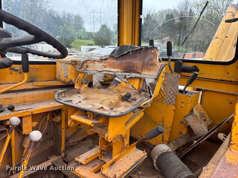 image for item FH7049 John Deere 410 backhoe
