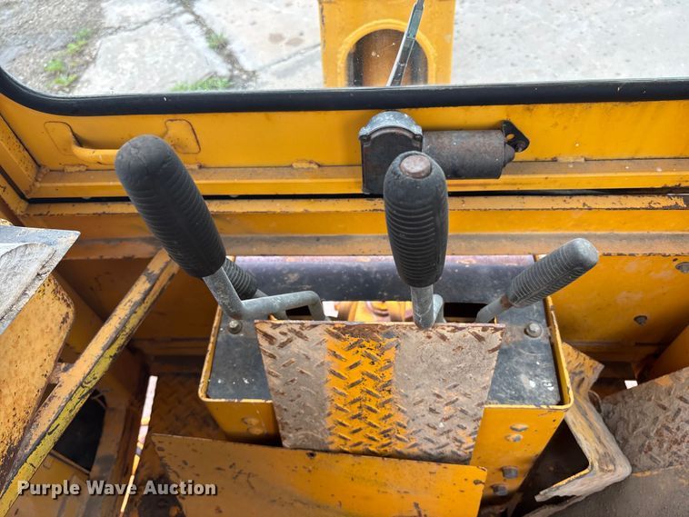 image for item FH7049 John Deere 410 backhoe