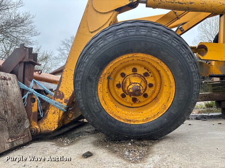 image for item FH7049 John Deere 410 backhoe