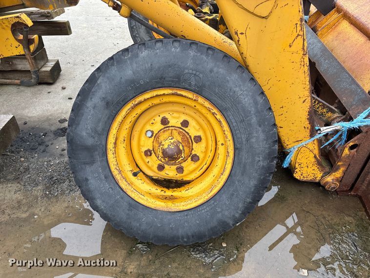 image for item FH7049 John Deere 410 backhoe