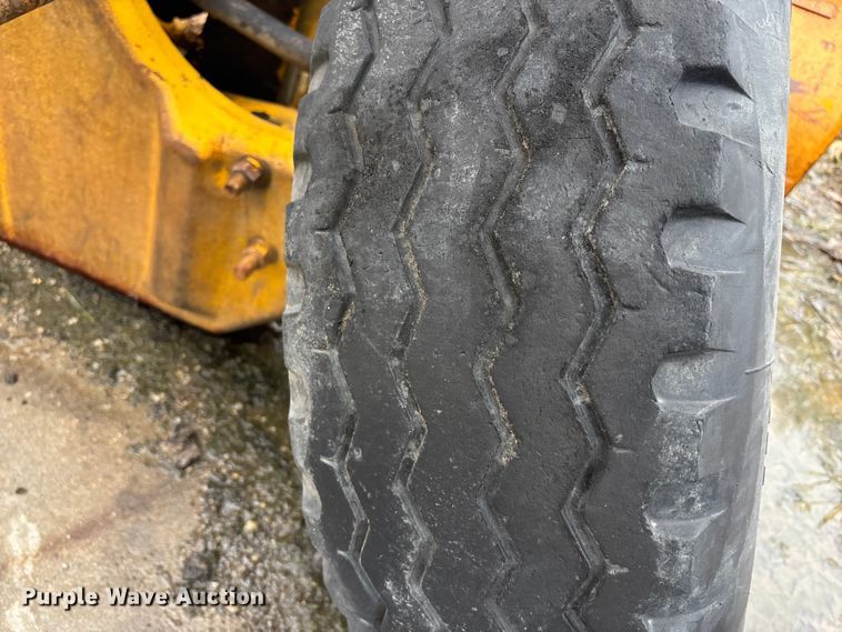 image for item FH7049 John Deere 410 backhoe