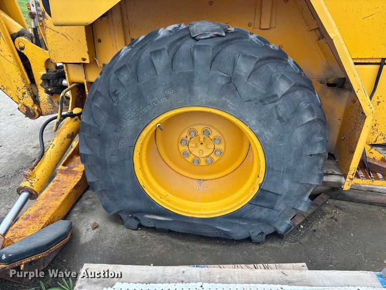 image for item FH7049 John Deere 410 backhoe