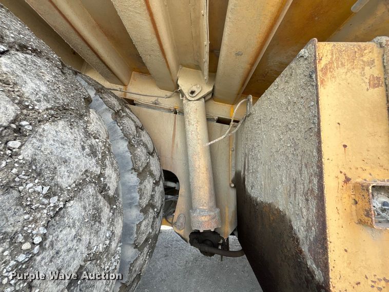 image for item FH7061 Komatsu KWA090HD-1 haul truck