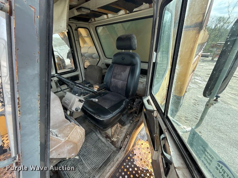 image for item FH7061 Komatsu KWA090HD-1 haul truck