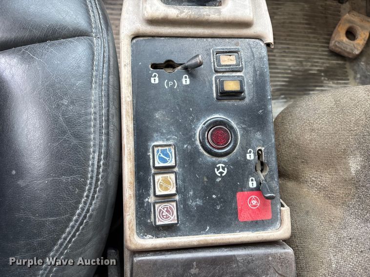 image for item FH7061 Komatsu KWA090HD-1 haul truck