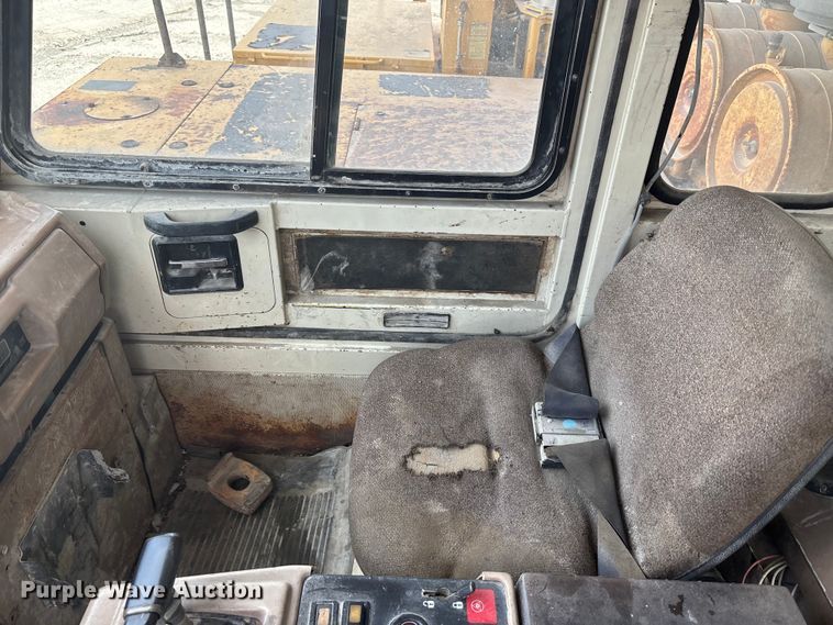 image for item FH7061 Komatsu KWA090HD-1 haul truck