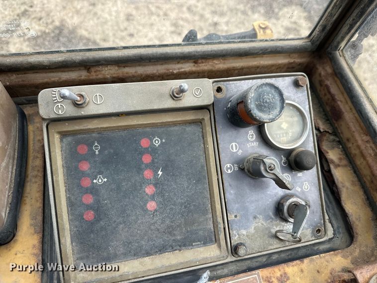 image for item FK0028 1988 Caterpillar 953Z wheel loader