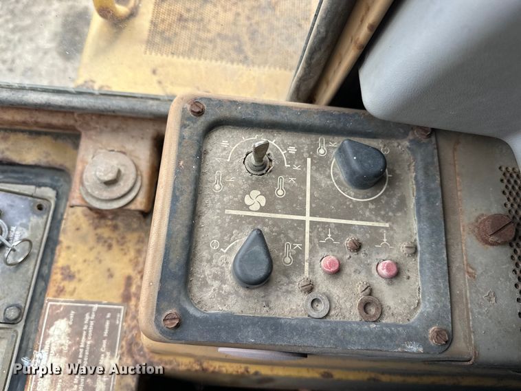 image for item FK0028 1988 Caterpillar 953Z wheel loader