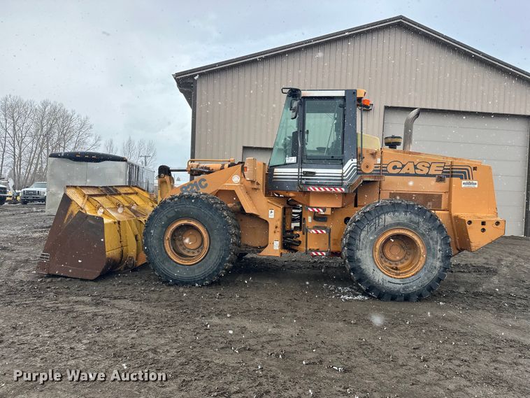 image for item FK0056 2001 Case 821C wheel loader