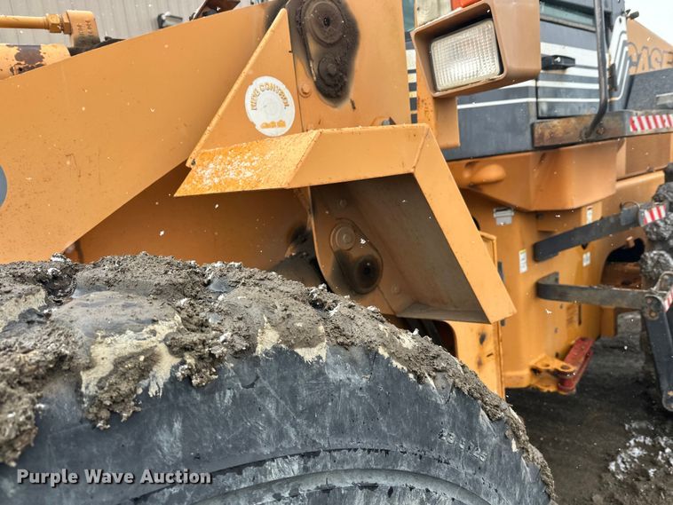 image for item FK0056 2001 Case 821C wheel loader