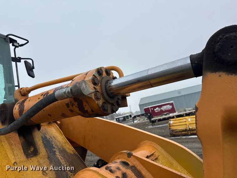 image for item FK0056 2001 Case 821C wheel loader