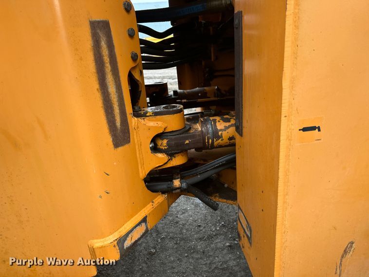 image for item FK0056 2001 Case 821C wheel loader