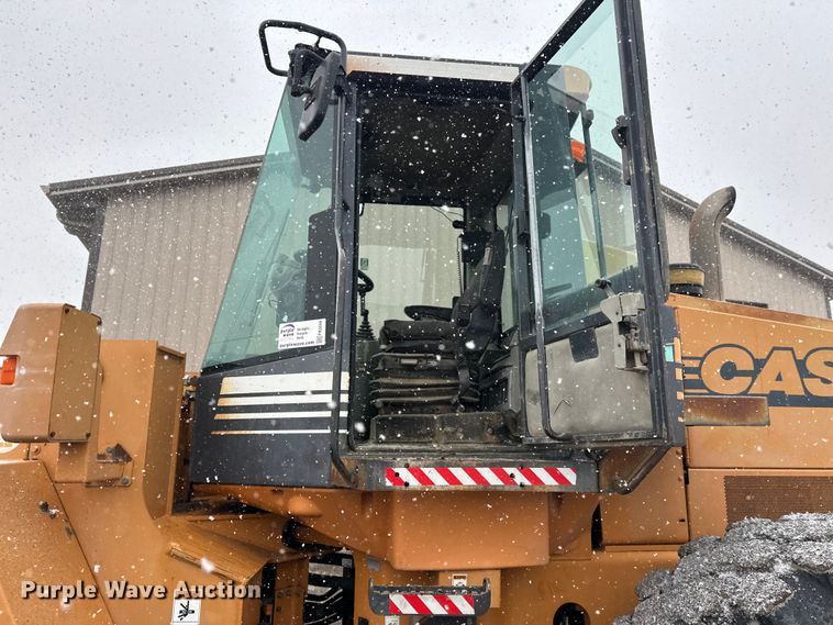 image for item FK0056 2001 Case 821C wheel loader