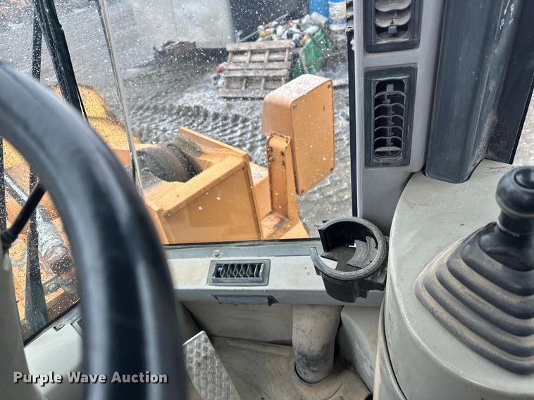 image for item FK0056 2001 Case 821C wheel loader