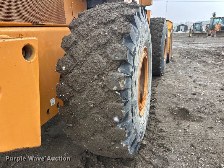 image for item FK0056 2001 Case 821C wheel loader