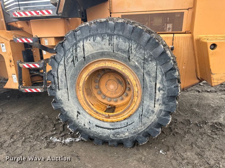 image for item FK0056 2001 Case 821C wheel loader