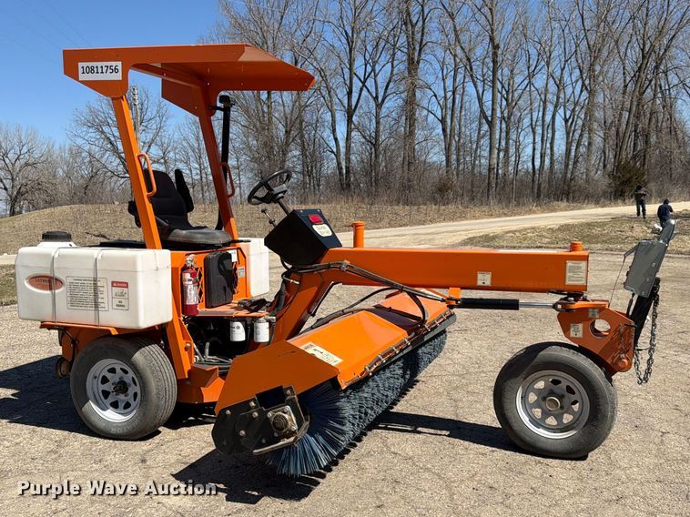 image for item FK0072 Laymor SM300 broom