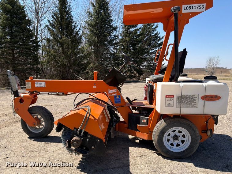 image for item FK0072 Laymor SM300 broom