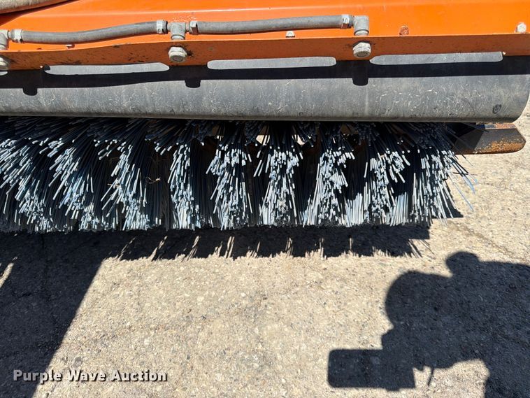 image for item FK0072 Laymor SM300 broom