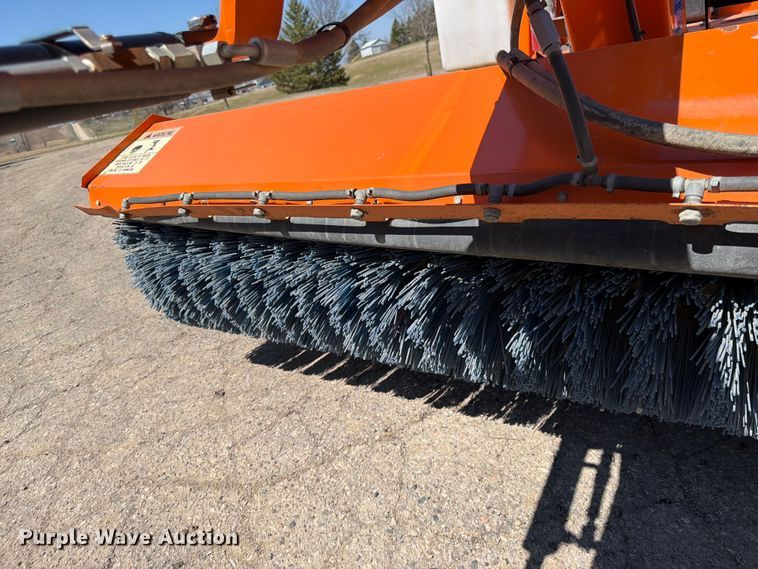 image for item FK0072 Laymor SM300 broom