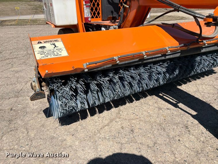 image for item FK0072 Laymor SM300 broom