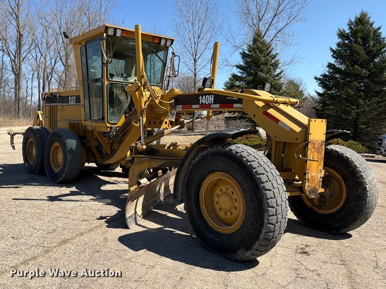 image for item FK0073 1999 Caterpillar 140H motor grader