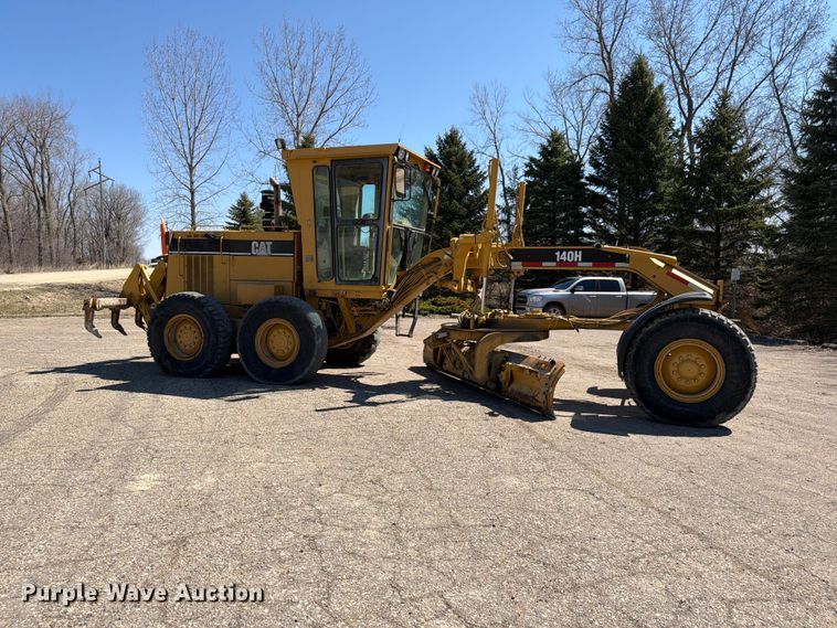 image for item FK0073 1999 Caterpillar 140H motor grader