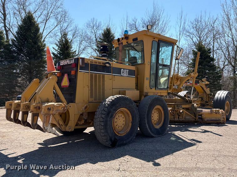 image for item FK0073 1999 Caterpillar 140H motor grader