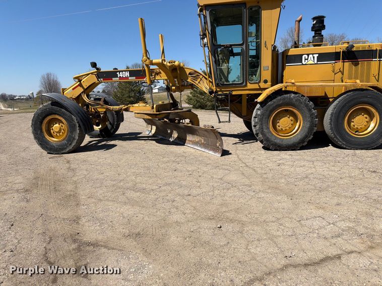 image for item FK0073 1999 Caterpillar 140H motor grader