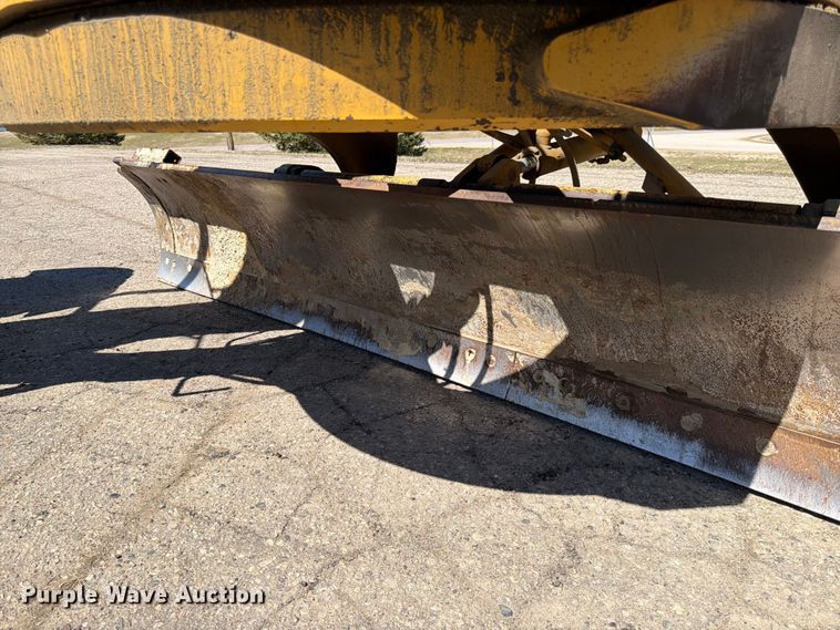 image for item FK0073 1999 Caterpillar 140H motor grader